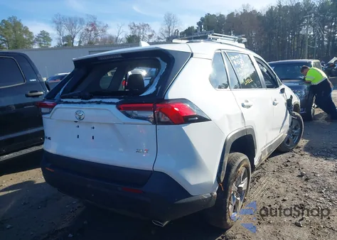 2024 Toyota Rav4 Xle z USA, uszkodzony, nr VIN 2T3W1RFV8RC271378